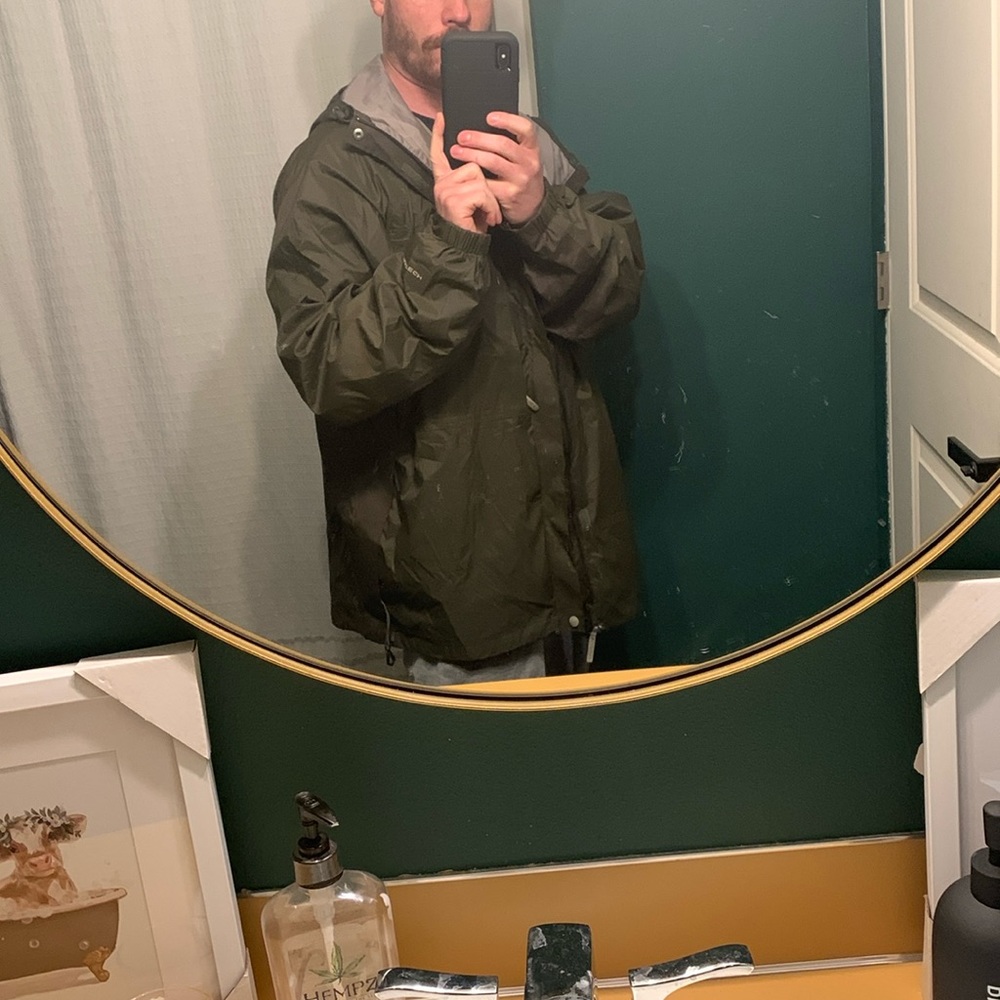 Columbia Omni-vent rain jacket